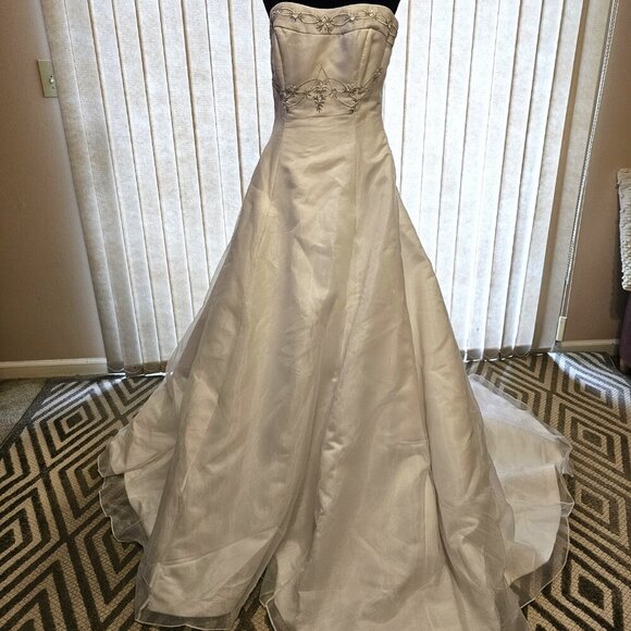MS Wedding Dress 10 NWT - Picture 2 of 7